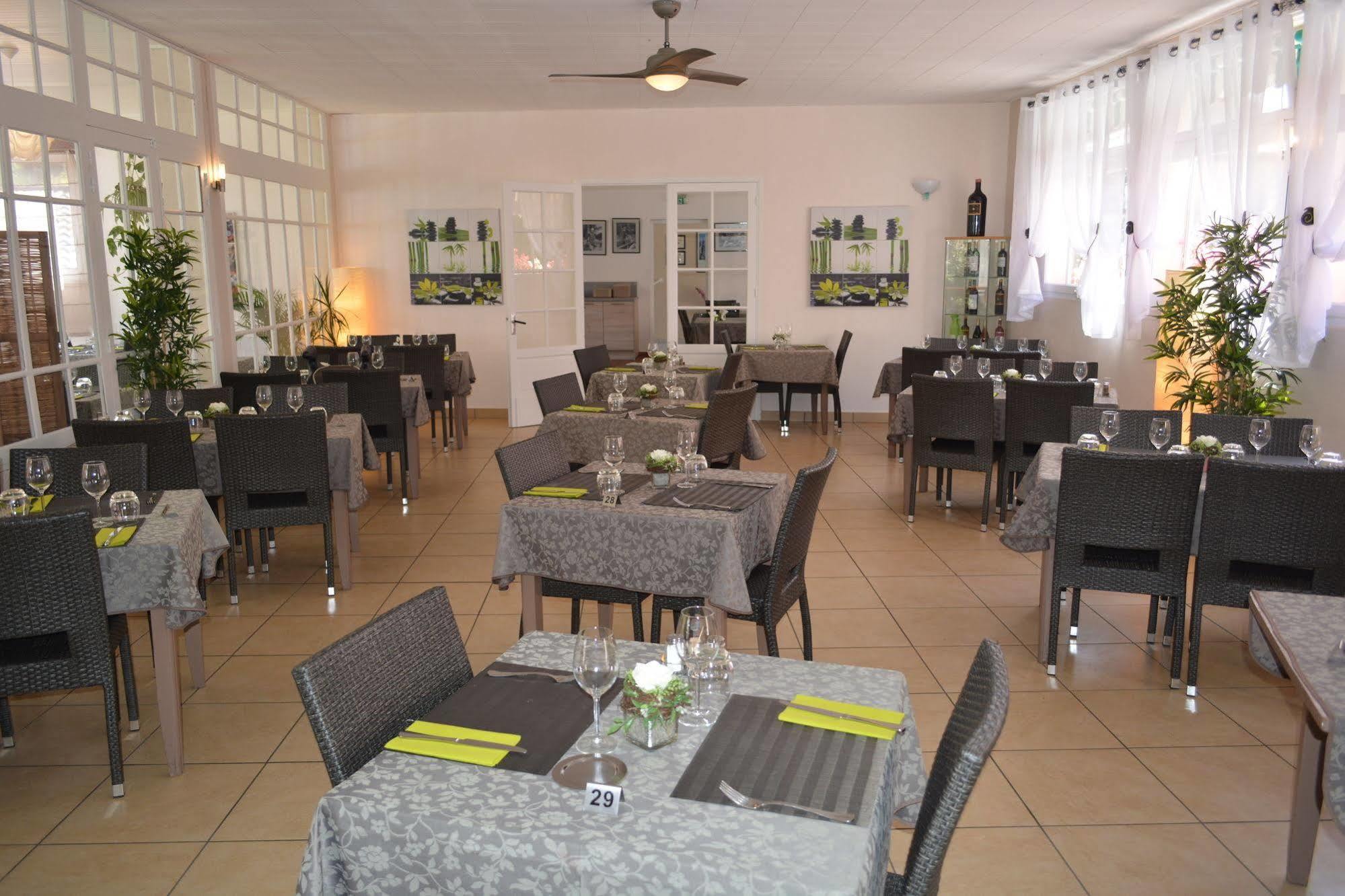 Bouziès Hotel Restaurant Les Falaises מראה חיצוני תמונה
