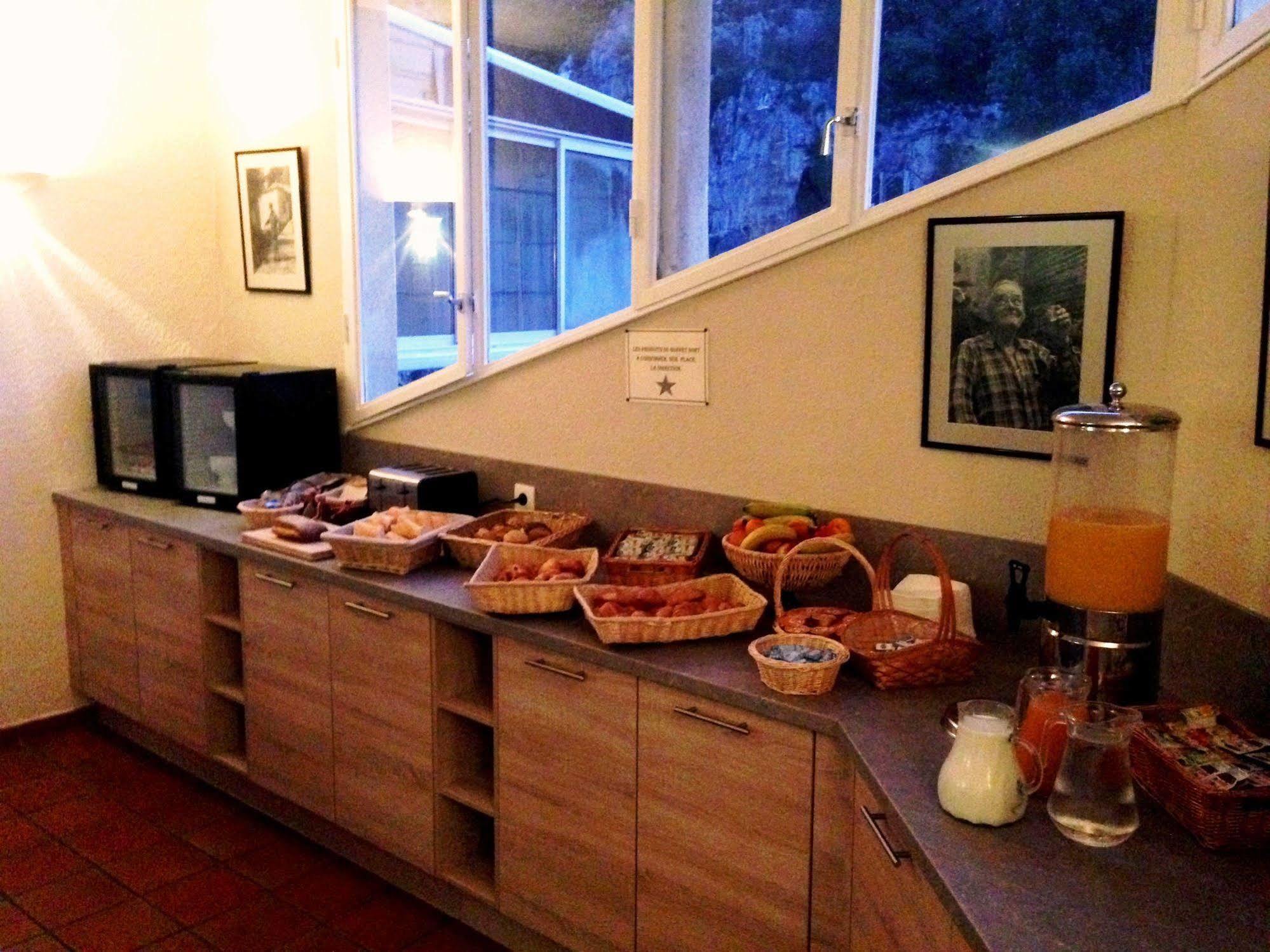 Bouziès Hotel Restaurant Les Falaises מראה חיצוני תמונה